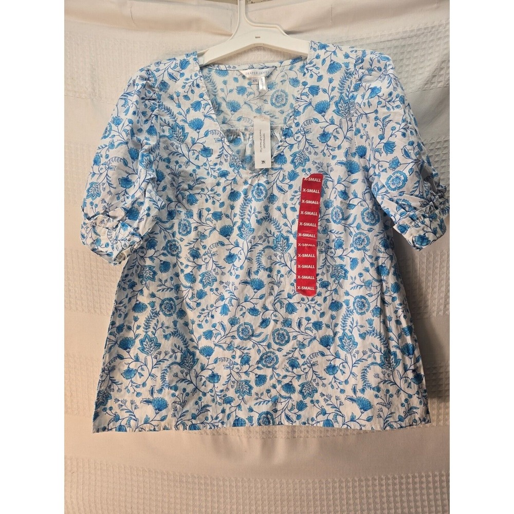 Draper James Blouse Size XS Womens V-Neck Puff Sleeve Top Blue Paisley